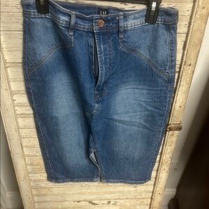GAP women’s  Blue Denim midi skirt